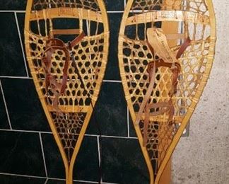 Snowshoes in excellent condition