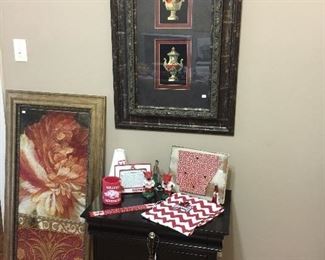 Cute night stand, Razorback items, more wall decor.