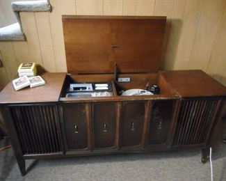 BASEMENT. Mid Century Magnavox AS IS Console Radio Phonograph..No idea if it works..