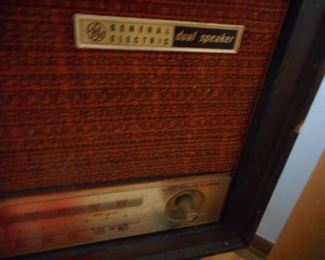 Vintage GE Radio