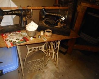 Vintage Sewing Machines, Vintage Walking Foot Sewing Table