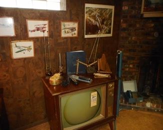 Vintage Television, Zenith Color..I had that exact same TV Growing up!!