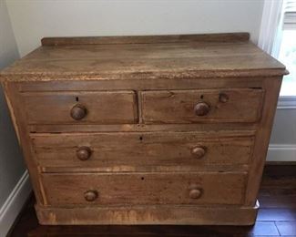 ANTIQUE CHEST