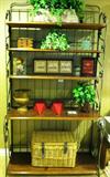 lots of nice decorative items
