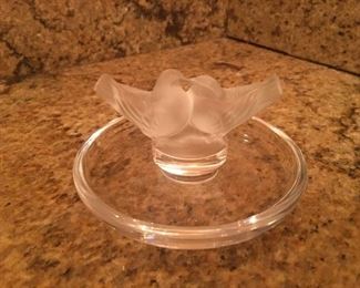 "Lalique" love birds ring/pin crystal tray