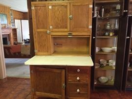 Sellers Hoosier cabinet with flour bin 