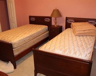Huntley mahogany twin beds, nightstand