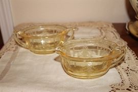 pineapple depression creamer and sugar