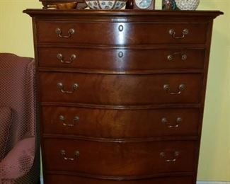 Beautiful chest of drawers 