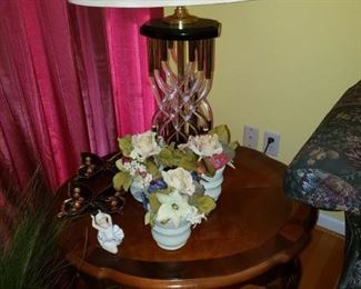 End table and decor 