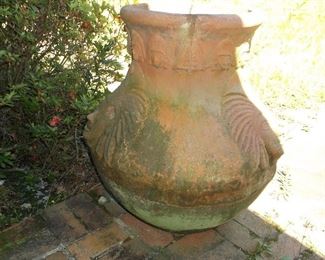 Large terra cotta pot