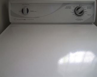 MATCHING WASHER AND DRYER BY SPEED QUEEN