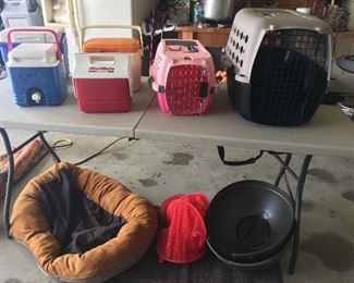 Large Collection Of Dog Kennels, Pet Taxi’s, Dog Beds and Items for Furbabies🐶🐶🐶