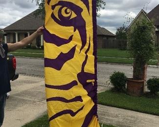 Large LSU Tailgating/RV’ing Flag and Flagpole