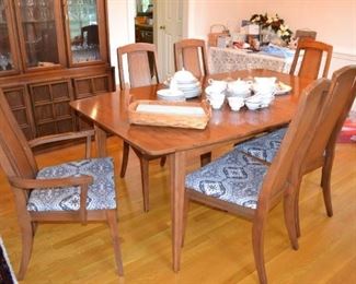 Mid Century gorgeous dining set.