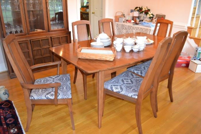 Mid Century gorgeous dining set.