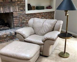 Leather chair & ottoman. Sweeeeeet!