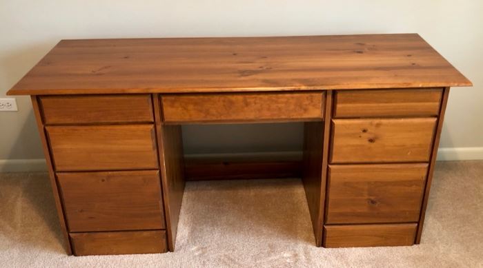 Another awesome desk