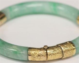 LOT #5123 - CHINESE JADE 14KT YELLOW GOLD BANGLE BRACELET