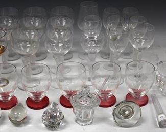 LOT #5365 - LOT OF (30) ART GLASS: STEMWARE & STUEBEN