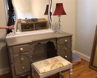 Sweet antique dressing table with bench. Mirror needs to be attached, also nice crystal lamp