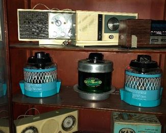 Great collection of  vintage radios and glass vaporizers 