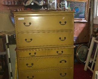 Nice 6 drawer chest!