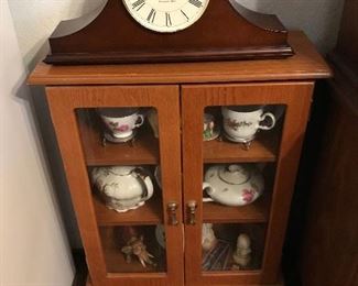 Small Display Cabinet /Mantel Clock