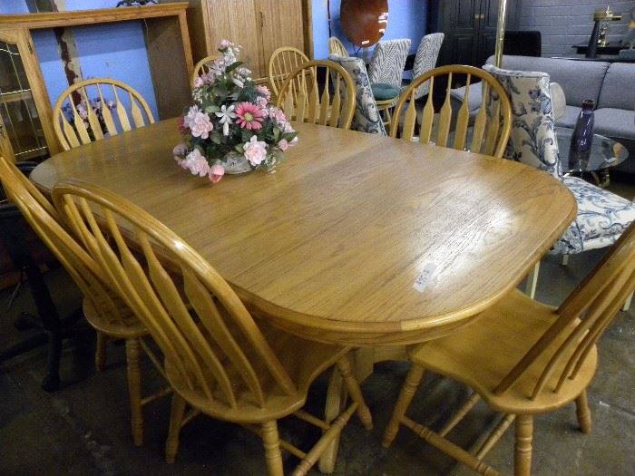 Oak Dining Table & 6 Chairs