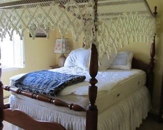 Early 20th c. Canopy bed