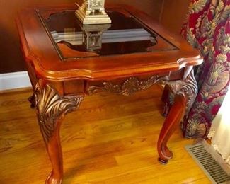 Two end tables to match coffee table