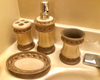 Large selection of bathroom vanity sets