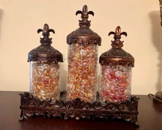 Large amount of modern home decor to choose from