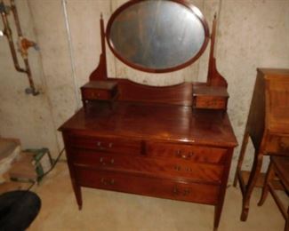 vintage  chest  with  mirror