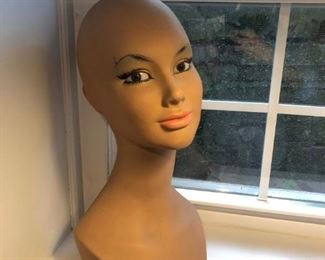 French  manikin head 