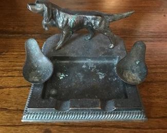 Antique metal pipestand