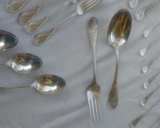 Tiffany & Co Sterling set for 8 in the Audubon Pattern: 8 each of dinner forks; lunch forks; salad forks; soup spoons; teaspoons; dinner knives; steak knives; iced tea spoons; and one meat fork and serving spoon.