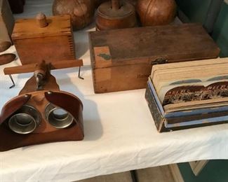 Old Stereo viewer and pictures