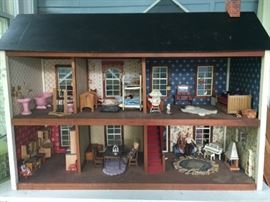 Gorgeous large 70s doll house with 70s figures dressed like they're ready to party with finger food and kabobs! 
