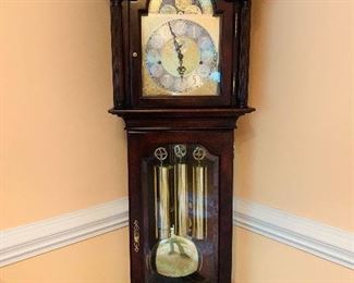 Sligh Grandfather Clock with Key, Keeps time. Beautiful Chime!