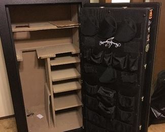 Gun Safe with punch key code. 1 hr fire proof, hold long guns cash bullion and pistols/ hand guns