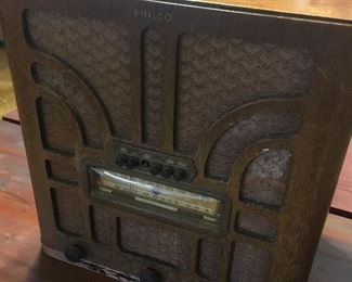 Philco tube radio