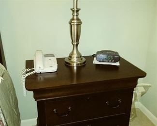 Broyhill 2 drawer nightchests (2)