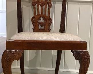 Queen Anne side chair with splat back