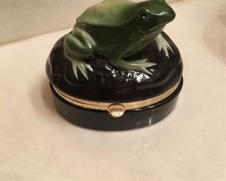 Toad ring box, Andrea by Sadek