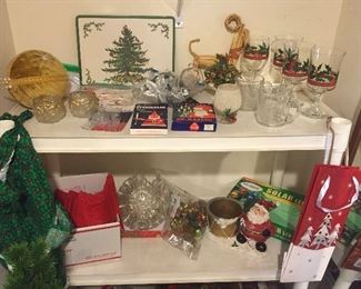 Assorted Xmas decorations & accessories