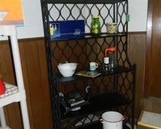 Kitchen ware, granite ware