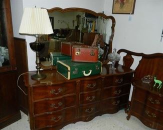 Bassett bedroom set, Vintage suitcases