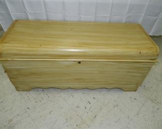 Lane cedar chest