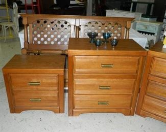 Broyhill bedroom set
